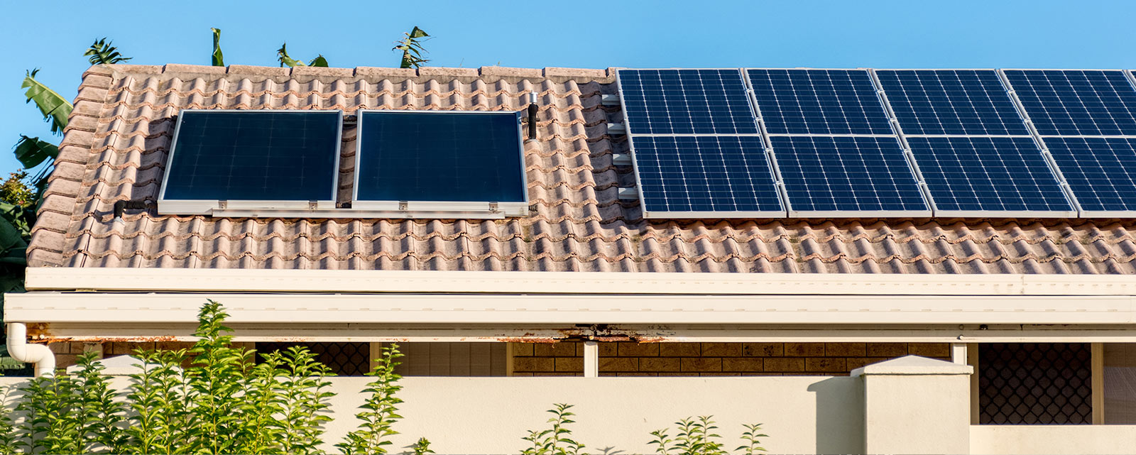 Solar retailer team reviewing installation workflow